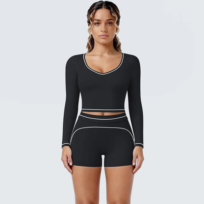 Yoga-Set Schwarz mit langarmigem Crop-Top und Shorts, Kontrastpaspeln an Ausschnitt