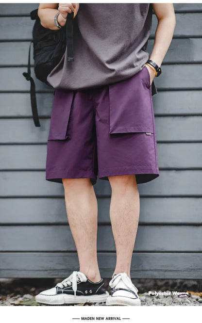 Herren Shorts aus leichtem Material mit großen Taschen in Schwarz