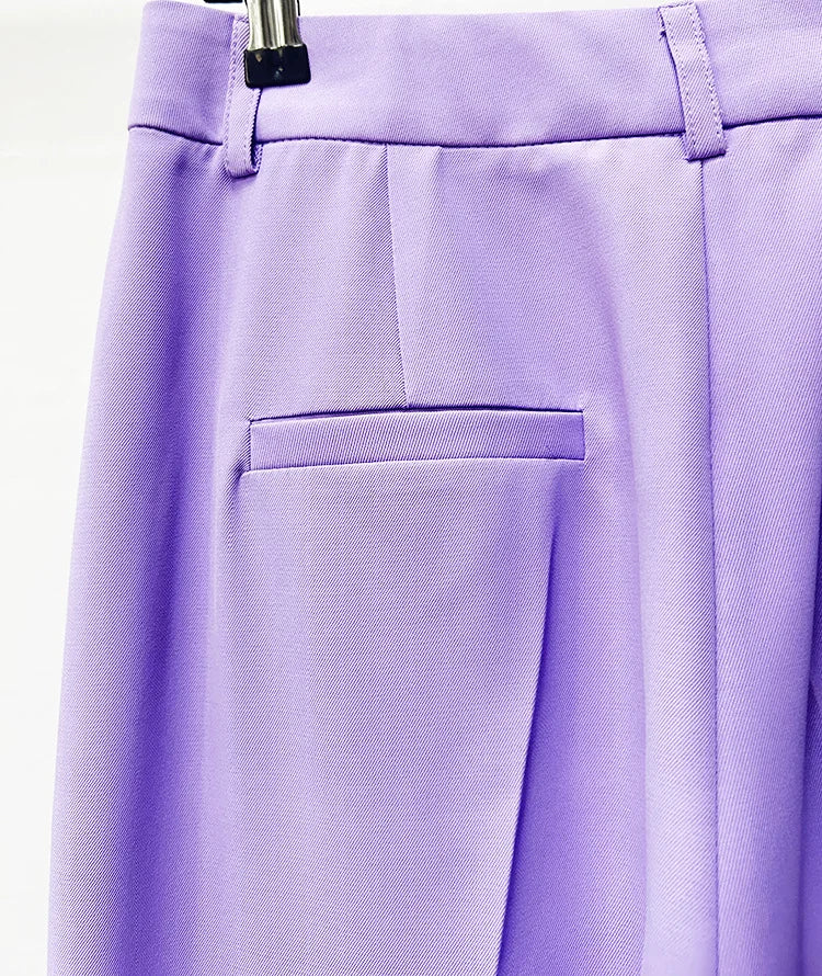Elegantes Damenkleid mit Rundhalsausschnitt, langen Ärmeln und Spitzenbesatz – lockerer Schnitt mit Patchwork-Details und Falten-Design.