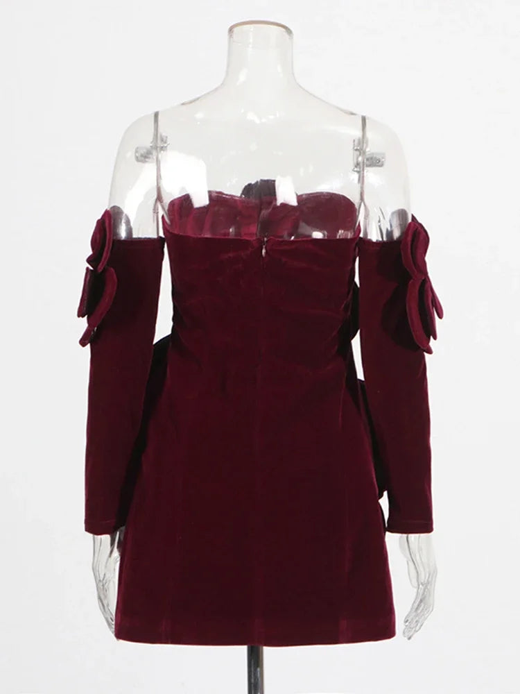 Elegantes Damenkleid mit Rundhalsausschnitt, kurzen Ärmeln und Patchwork-Design mit Quasten und Falten.