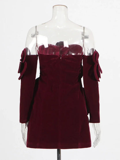 Elegantes Damenkleid mit Rundhalsausschnitt, kurzen Ärmeln und Patchwork-Design mit Quasten und Falten.