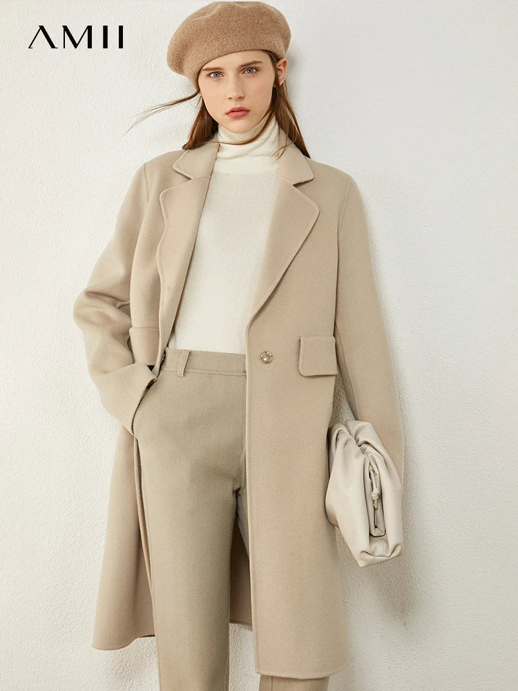Damen Wintermantel im minimalistischen Stil mit doppelter Woll-Oberfläche
