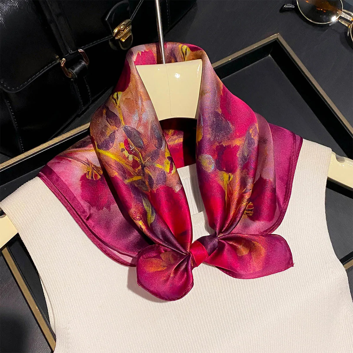 Damen Seidensatin Schal 53cm quadratisch Blumenprint Kopftuch Hijab Bandana J
