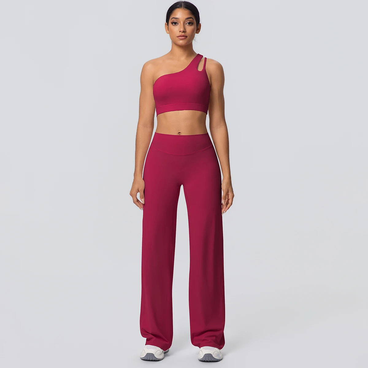 Weinrotes Yoga-Sportset mit High-Waist Leggings und kurzem Sport-Top, vorne blickdicht