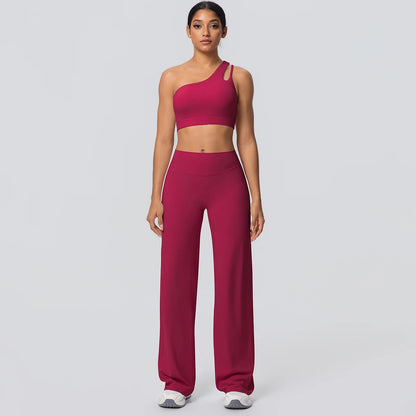 Weinrotes Yoga-Sportset mit High-Waist Leggings und kurzem Sport-Top, vorne blickdicht