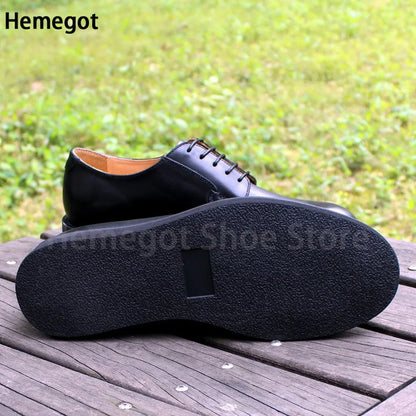 Schwarze Lederschuhe für Herren, Profilsohle mit flachem Absatz und Schnürung