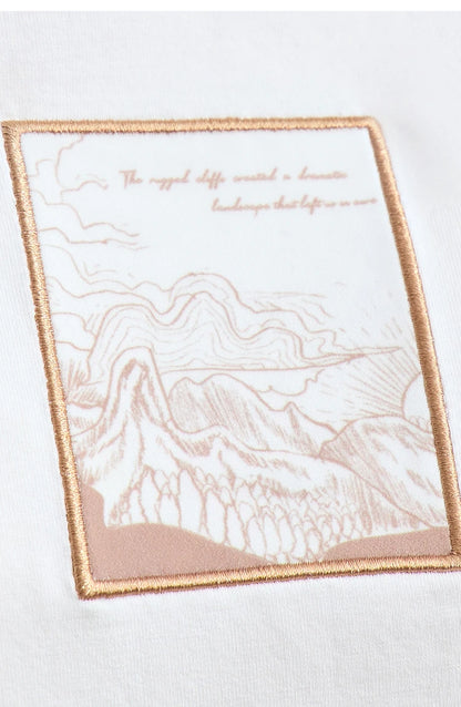 Damen T-Shirt im minimalistischen Stil mit O-Ausschnitt und lässiger Stickerei
