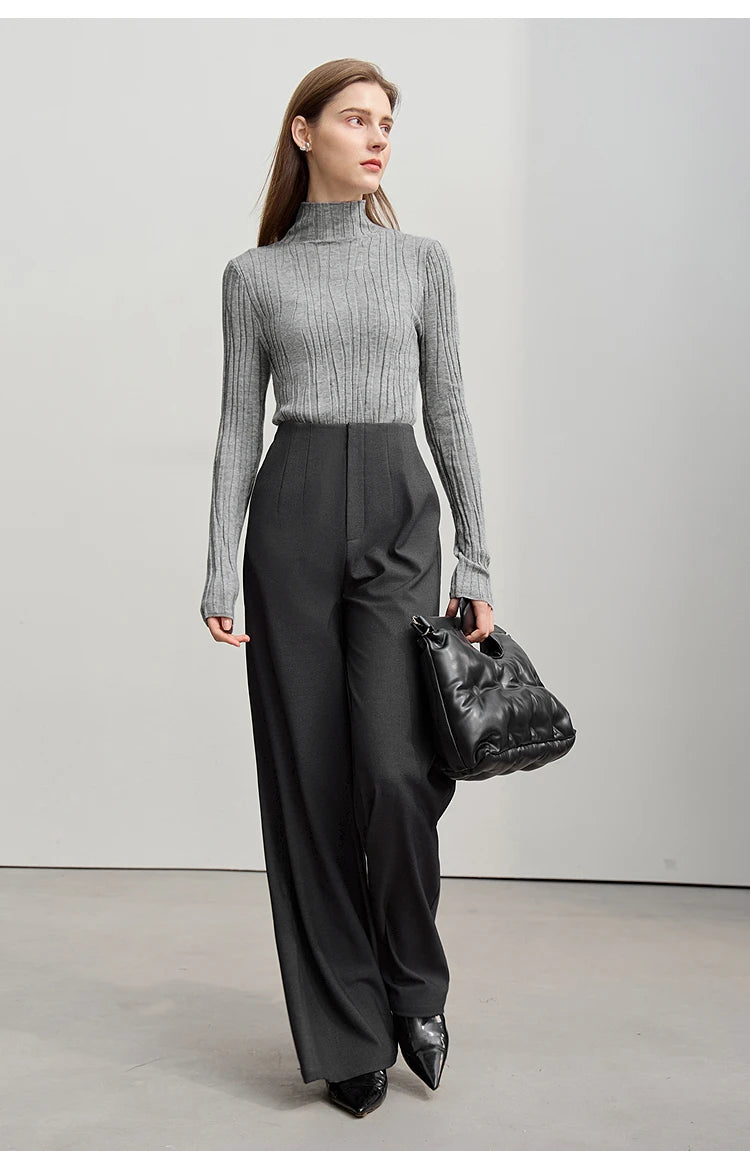 Damen-Wollpullover mit Stehkragen, gerippt, langarm, hellgrau, seitliche Ansicht