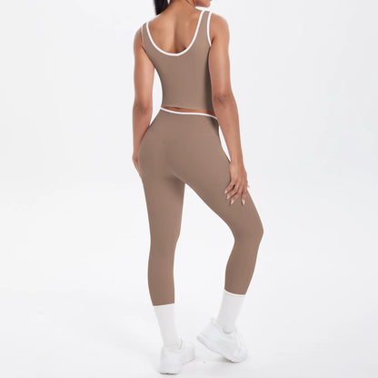 Yoga-Set für Damen in Beige: Rückansicht von Crop-Top und 3/4-Leggings mit weißen Kanten