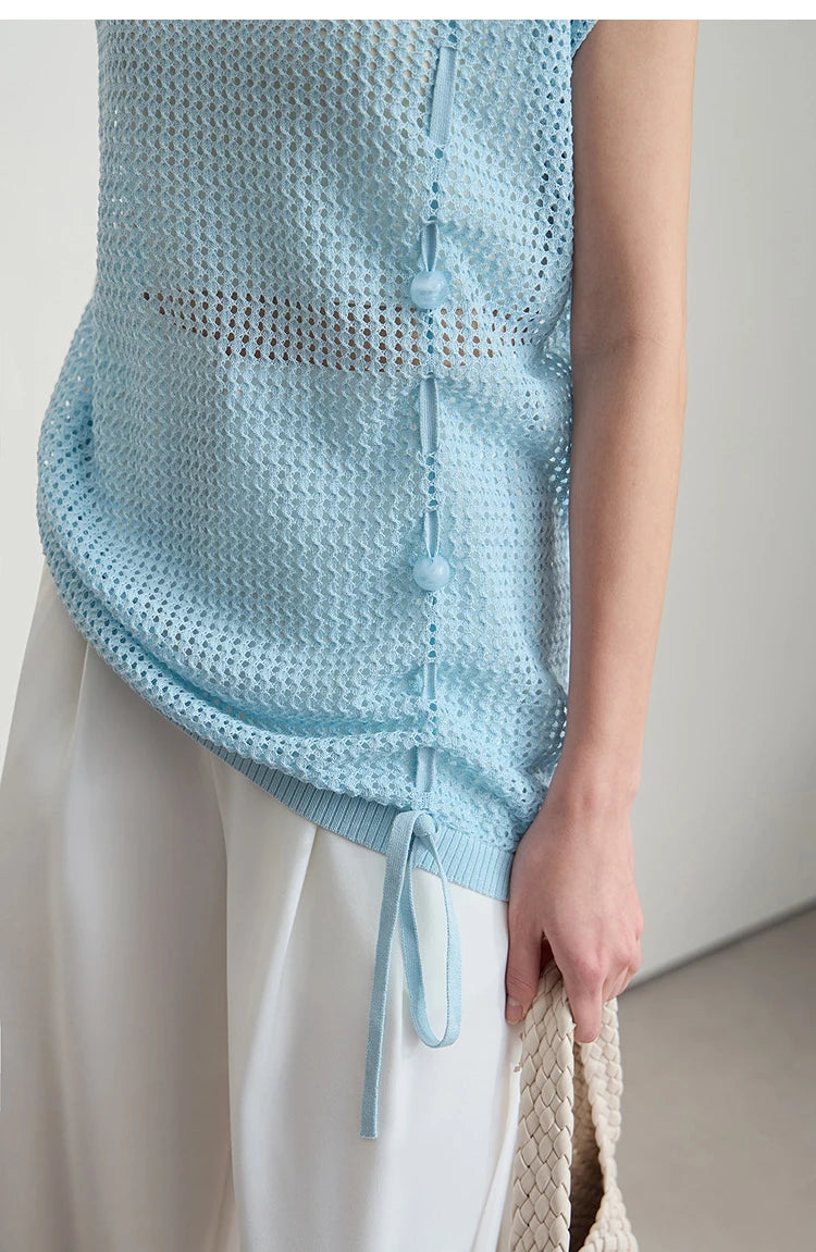 Hellblauer Strickpullover mit Kordelzug und Bindebändern am Saum, Kurzarm
