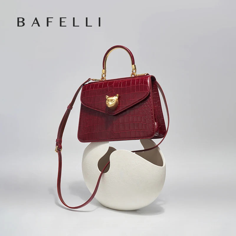 Business-Ledertasche mit Kroko-Optik, rot, mit Schulterriemen und goldener Verschlussplatte