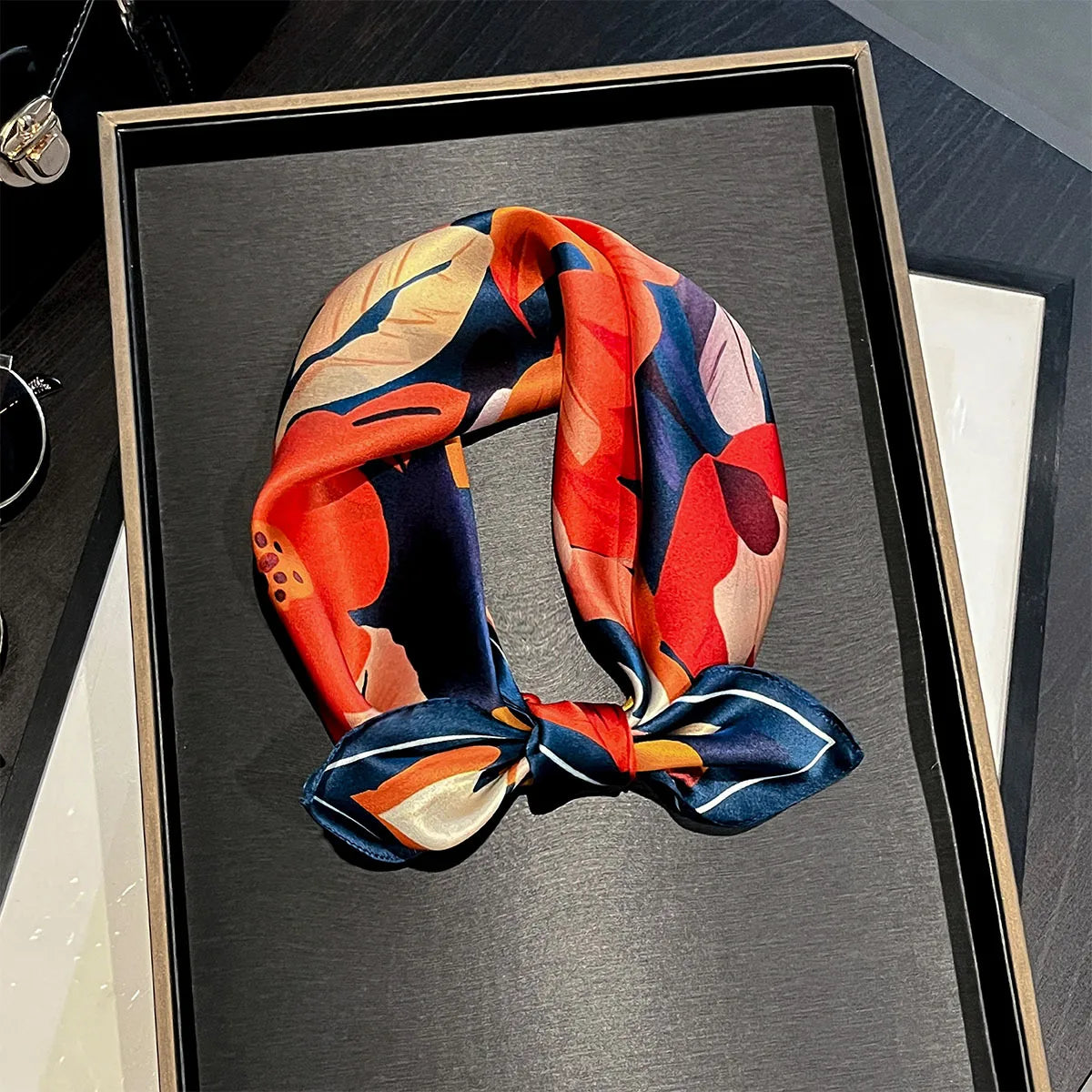 Damen Seidenschal 53cm quadratisch Blumenprint Luxus Hijab Bandana J