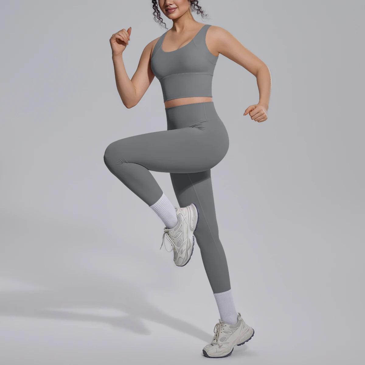 Damen-Yoga-Set, grau: enges Top mit Rückenausschnitt und Leggings, Knie-Bund