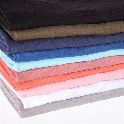 Gefaltete Herren-T-Shirts, kurzarm, einfarbiges Farbset in Blau-, Grau- und Rosatönen