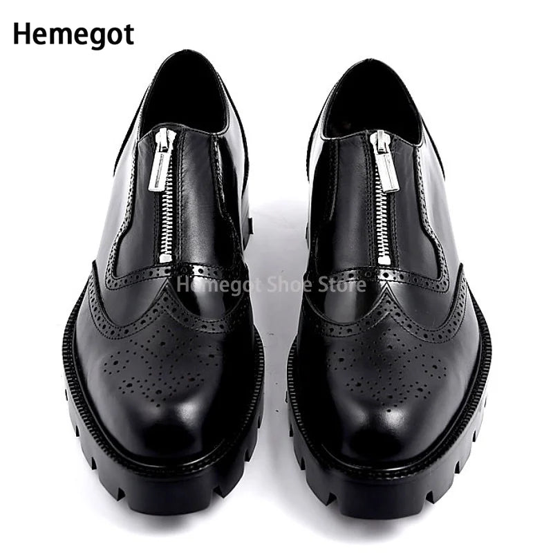 Schwarze Herren-Lederschuhe, spitze Zehenform, Brogue-Perforationen und Reißverschluss