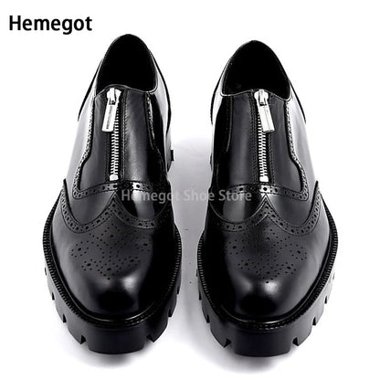 Schwarze Herren-Lederschuhe, spitze Zehenform, Brogue-Perforationen und Reißverschluss