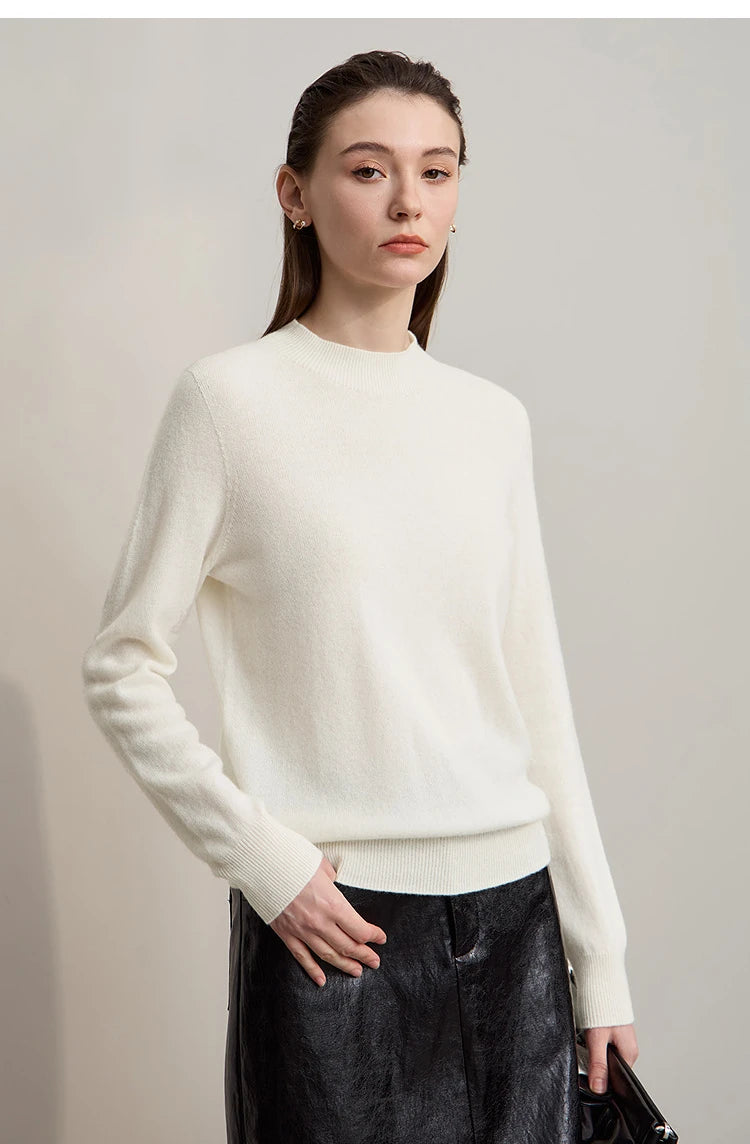 Damenpullover mit Rundhalsausschnitt und langen Ärmeln, helles Creme-weißes Strick