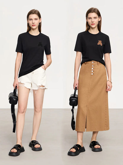 Damen Top im minimalistischen Stil mit Bären-Applikation und O-Ausschnitt