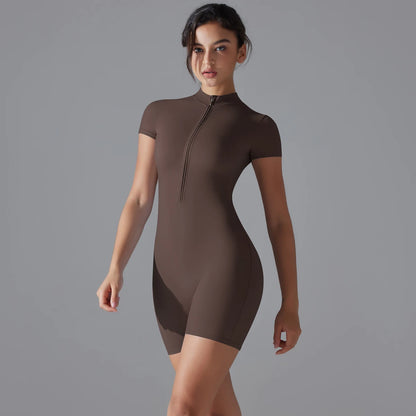Damen Yoga-Bodysuit braun: Kurzarm, halber Frontreißverschluss, kurz, eng