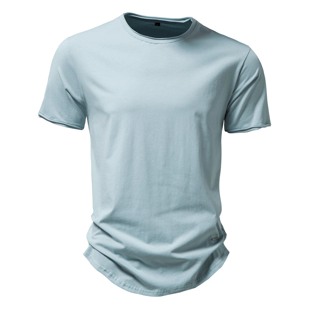 Herren-T-Shirt aus reiner Baumwolle, hellblau, Vorderansicht mit Rundhalsausschnitt