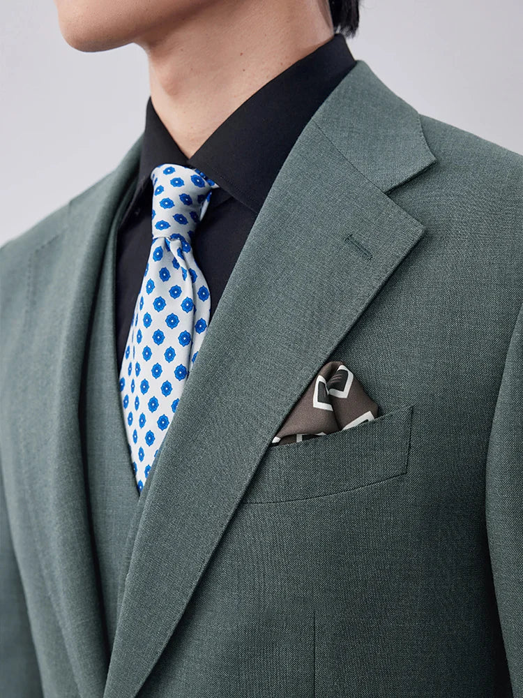 Eleganter Herrenanzug in Blau, einreihig mit Weste und Hose – 3-teiliges Slim-Fit-Set für Hochzeit oder Freizeit.