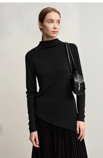 Amii-Pullover in Schwarz, Halb-Rollkragen, langärmlig, asymmetrischer Saum