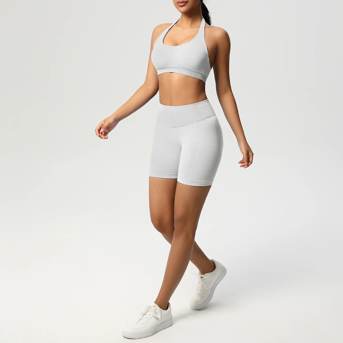 Nahtloses Yoga-Set: Push-Up-BH und Shorts, weiß