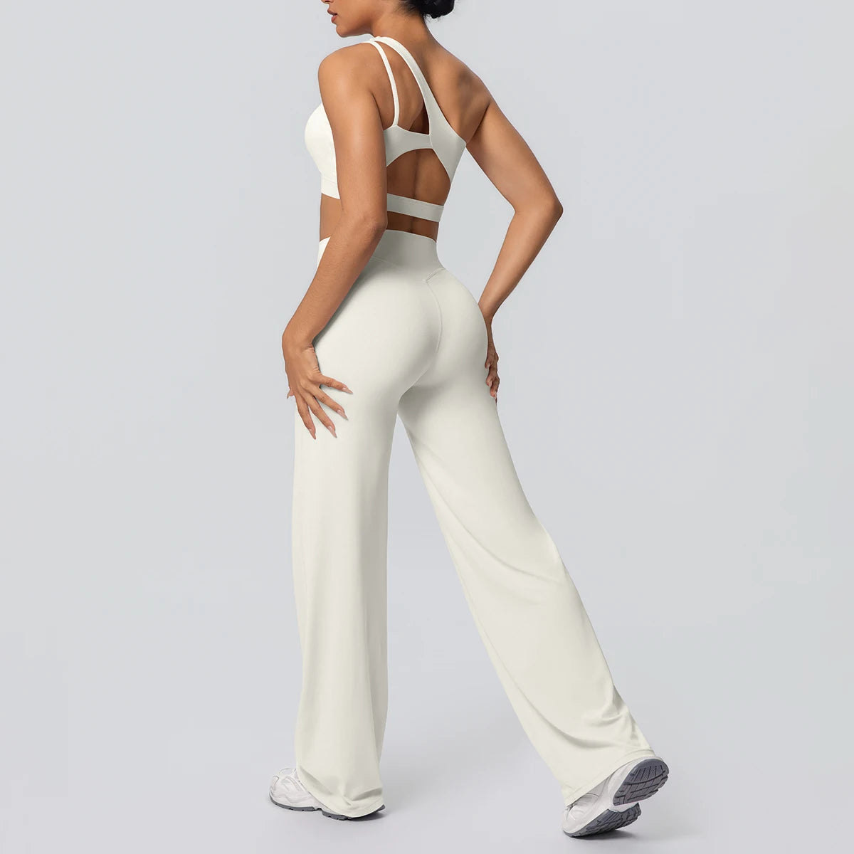 Sportset in Hellivory: High-Waist Leggings mit weiten Beinen und Sport-Top mit Cut-out hinten