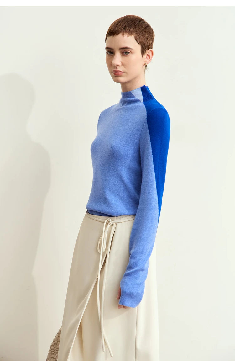 Blauer Damenpullover mit Stehkragen und geripptem Saum, langarm mit Seitendetail