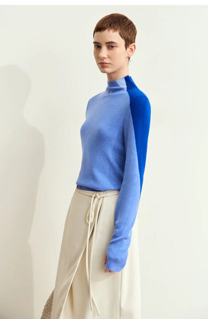 Blauer Damenpullover mit Stehkragen und geripptem Saum, langarm mit Seitendetail