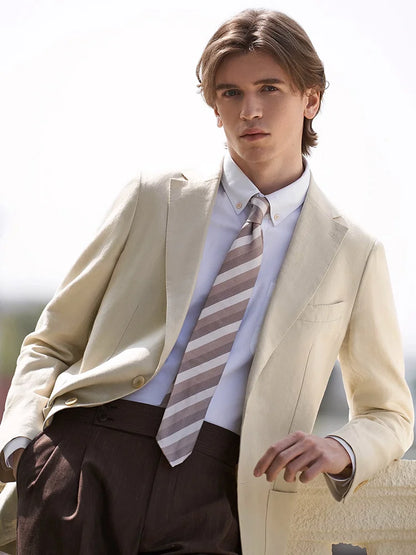 Eleganter Herrenanzug aus Wolle im Slim-Fit mit Einreiher-Design in Khaki, Braun, Grau und Dunkelblau – ideal für Hochzeiten und festliche Anlässe.