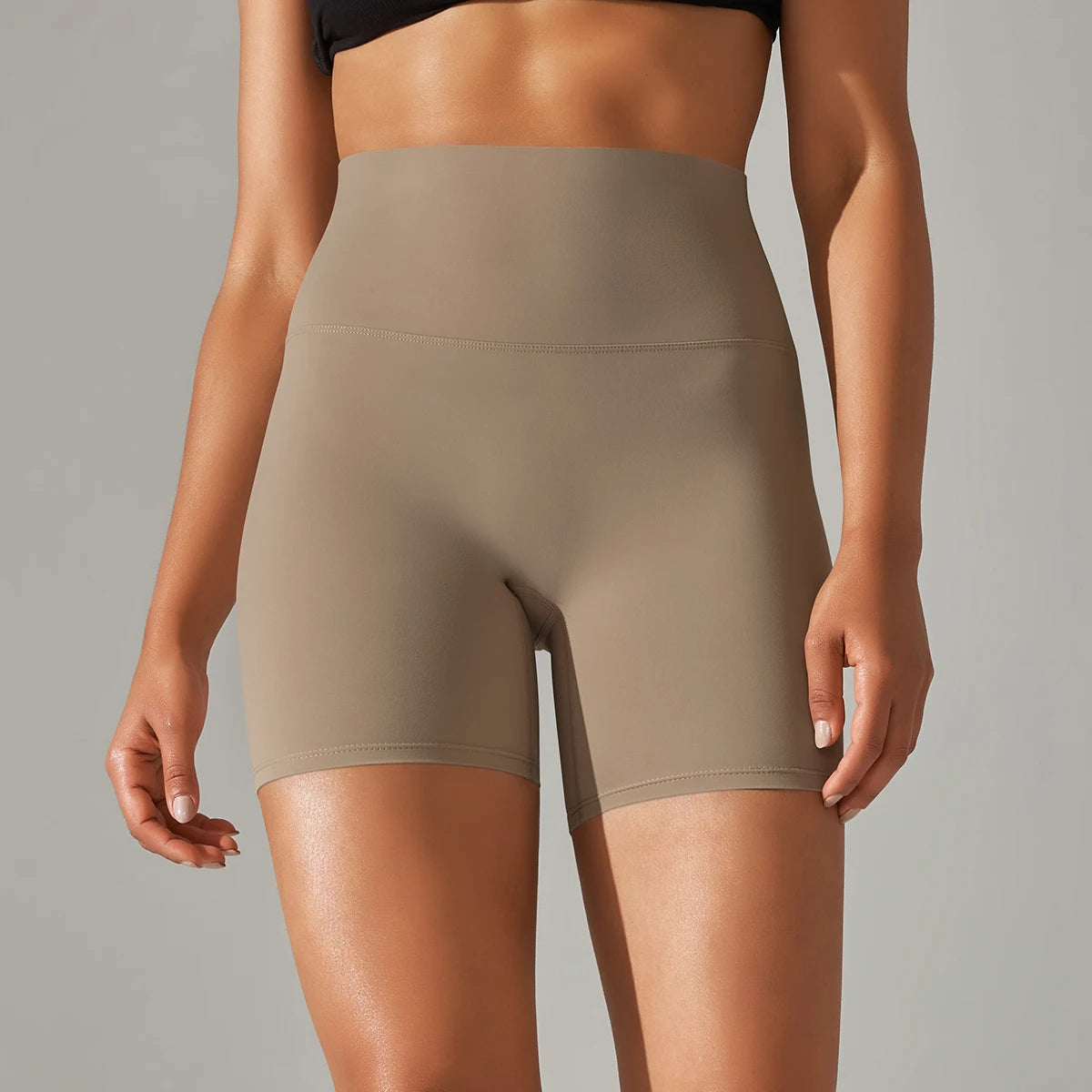 Nahtlose Sportshorts mit hohem Bund für Frauen, beige