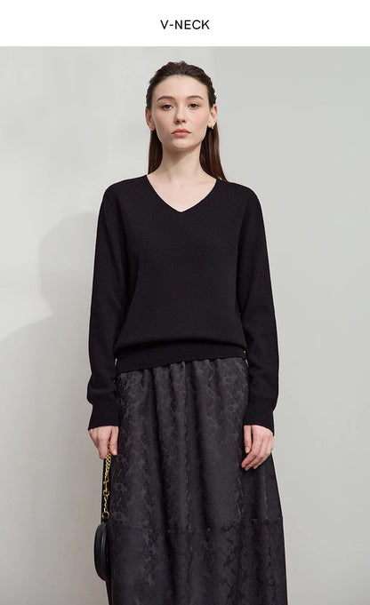 Damenpullover mit V-Ausschnitt, schwarzer Langarm, feiner Strick mit gerüschtem Rock-Look unten