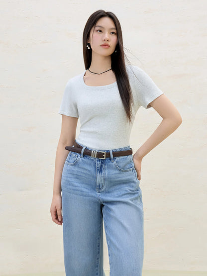 Elegantes Damen-Outfit in Plus-Size mit Shirt, Rock und Weste – ideal für den Urlaub im Frühling in Gelb