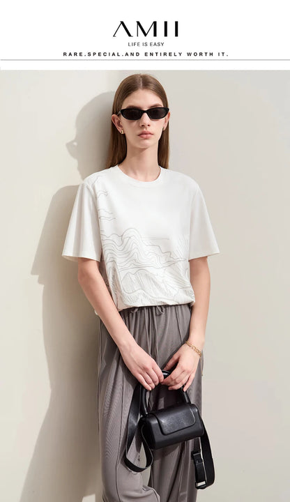 Damen T-Shirt mit minimalistischer Stickerei im lässigen Stil für den Sommer