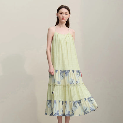 Chiffonkleid A-Linie, hellgrün mit Trägern und mehrlagigem Volantrock mit blauem Muster