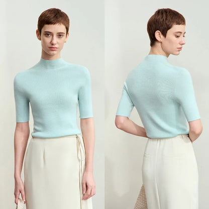 Damenpullover mit halbem Rollkragen, kurzarm, hellblau aus Feinstrick