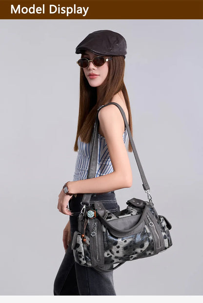 Damen-Hobo-Tasche aus gewaschenem Leder mit grau-Leoparden-Print und mehreren Fächern und viel Stauraum
