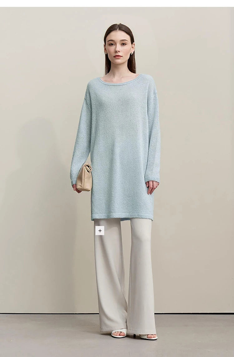 Gestrickter Pullover mit Rundhalsausschnitt, hellblau, lang und mit Bindegürtel
