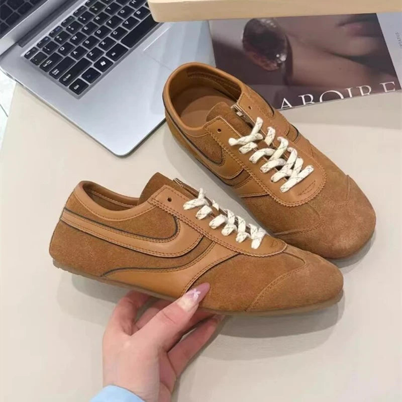 AIYUQI Damen Leder Sneaker Skateboard Style Retro