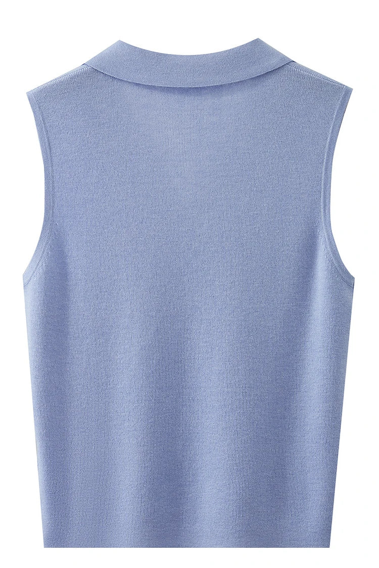 Ärmelloses Strickoberteil in Himmelblau mit Rundhalsausschnitt und geradem Rückenteil