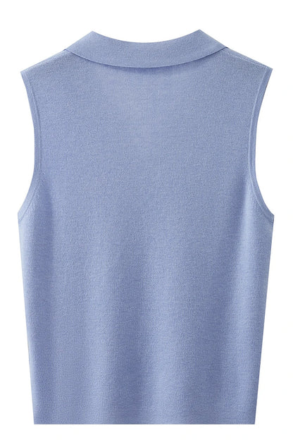 Ärmelloses Strickoberteil in Himmelblau mit Rundhalsausschnitt und geradem Rückenteil