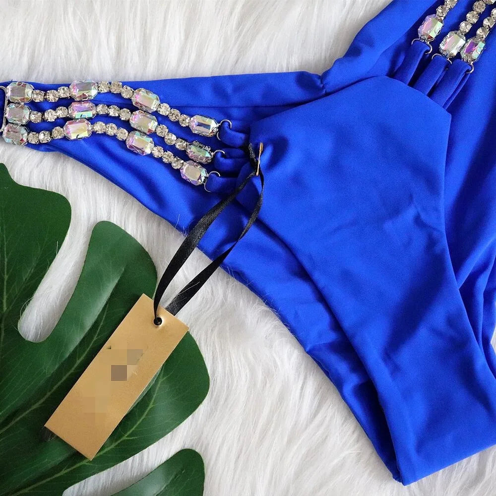 Schwarzes Bikini-Set mit Blumenmuster und Push-up-Effekt – verführerische Bademode für Strand und Pool