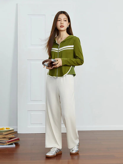 Kurzes Damen-Strickshirt mit kurzen Ärmeln – hautfreundlich, bequem und vielseitig für den Sommer