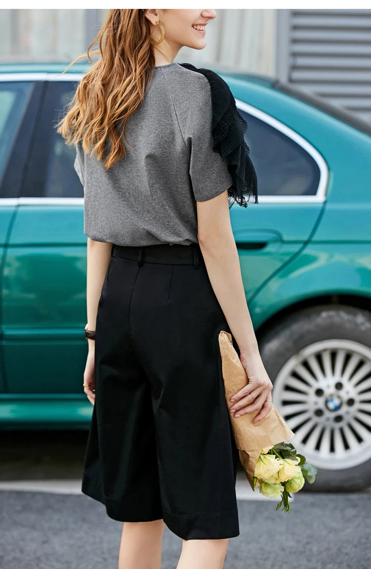 Damen T-Shirt aus mercerisierter Baumwolle im minimalistischen Patchwork-Stil mit Spitze