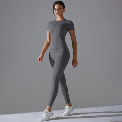 Damen-Gym-Set in Silbergrau: kurzärmeliges Shirt mit seitlichem Detail und Leggings
