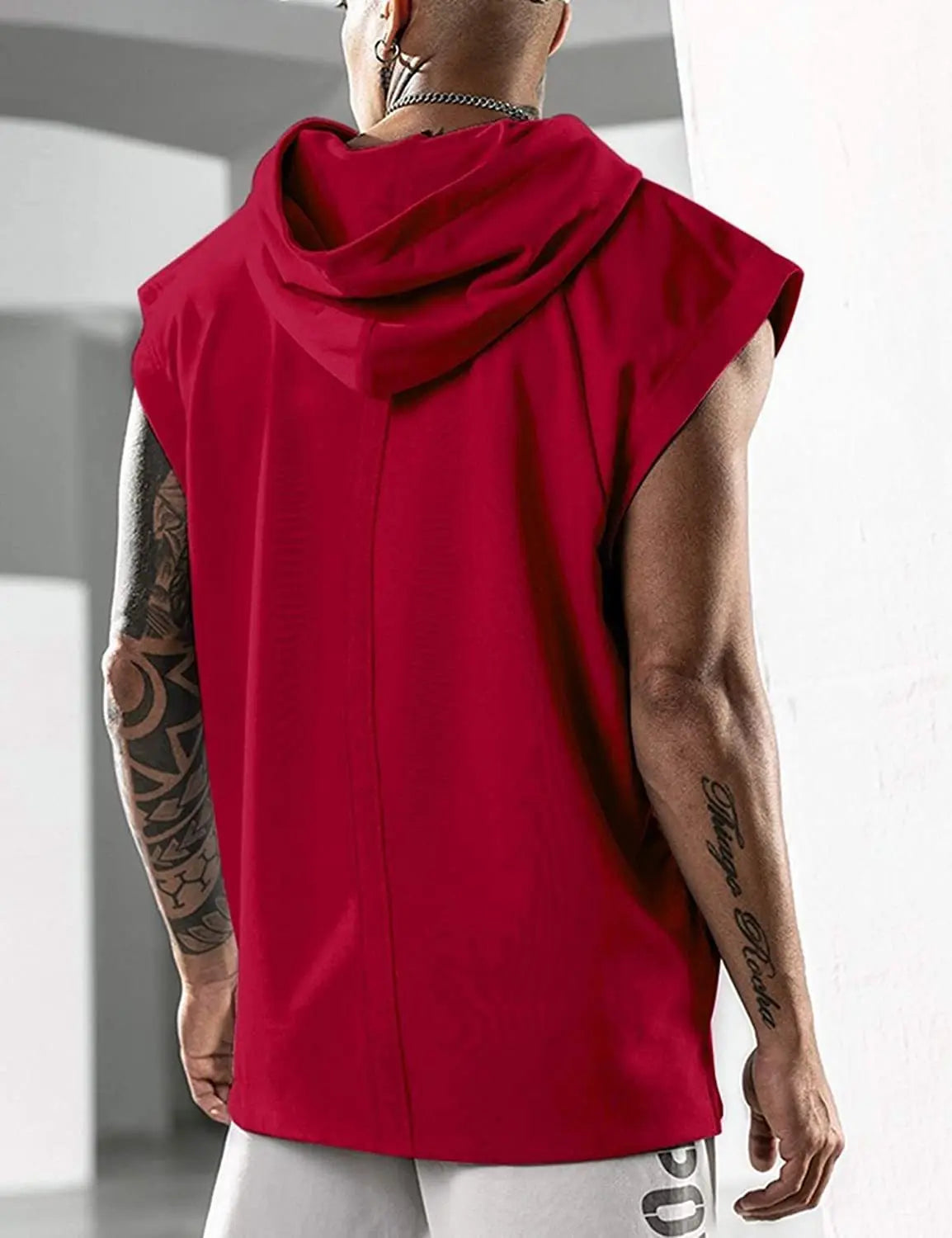 Herren-Fitness-Weste aus Baumwolle mit breiten Trägern und I-Form – ideal für den Sommer.