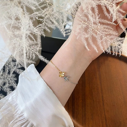 Damen-Kettenarmband mit Blumenanhänger aus Titanstahl
