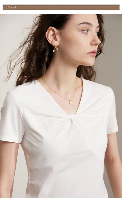 Damen T-Shirt im Minimalismus-Stil mit V-Ausschnitt und dünnem Design