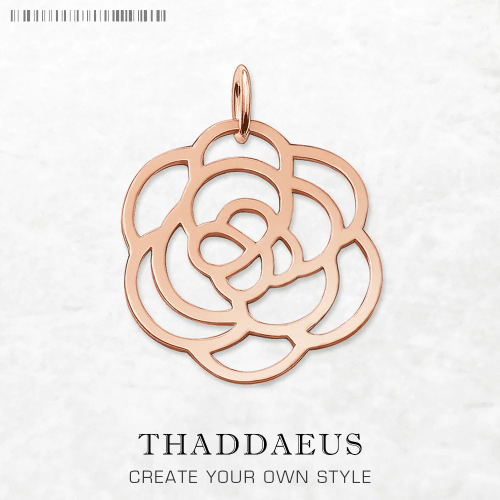 Roségoldfarbener Anhänger mit Blumenmotiv aus 925 Sterling Silber, mit Öse